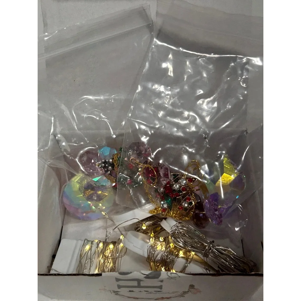 H&D Hyaline & Dora Crystal Christmas Tree Ornament Set of 2  + 4pc LED Lights